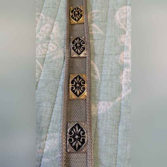 Gorgeous Silver Metal Mesh With Gold and Black Details. 39" - Picture 5 of 7